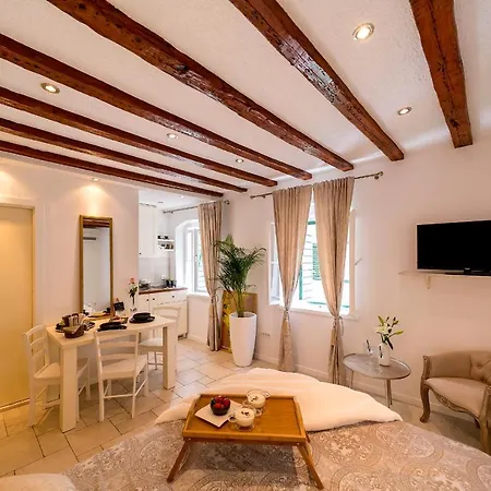 Charming Old Town Pjaca Appartement