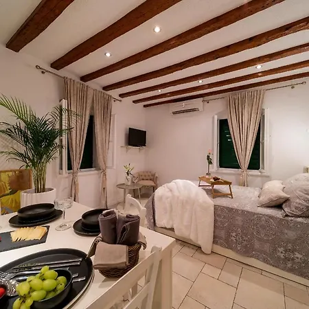 Charming Old Town Pjaca Сплит